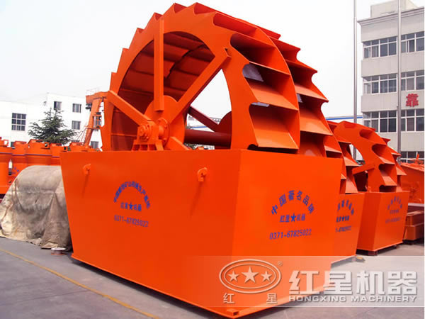 針對河沙洗選，螺旋洗砂機(jī)和輪斗式洗砂機(jī)哪個(gè)更好？
